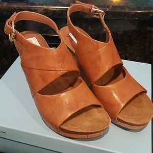 Sofft Brown Wedges NWT